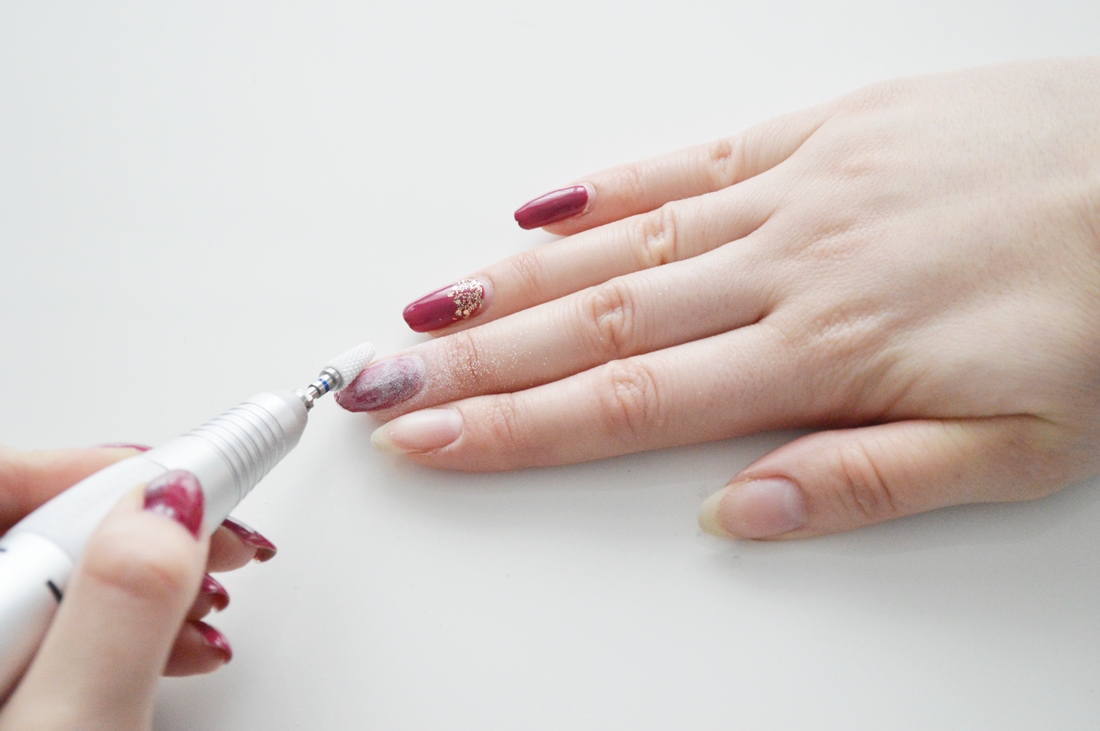 usuwanie manicure frezarką